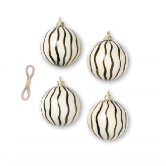 - sold - FERM LIVING 4er Set Baumkugeln lines green