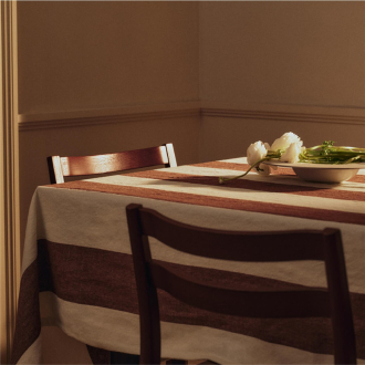 FERM LIVING Hale Tischdecke gestreift chestnut/frosted lime