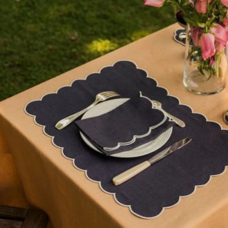 TOMÈTE Scalloped Linen Placemat slate blue
