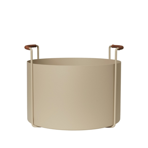 FERM LIVING Port Korb cashmere 1104274135 Metallkorb beige mit Ledergriffen für Kaminholz und Aufbewahrung Wohnzimmer